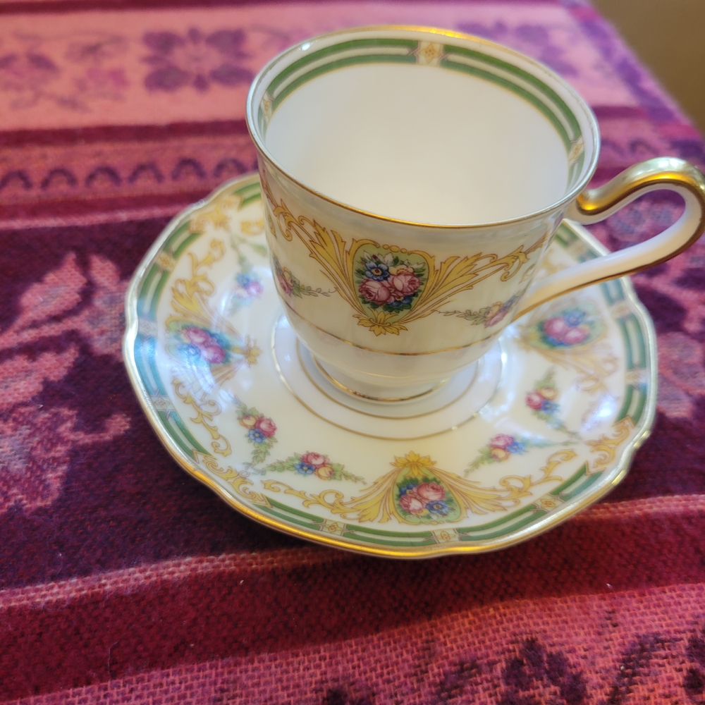 PT Bavaria Tirschenreuth Gold and Green Teacup and Saucer Set